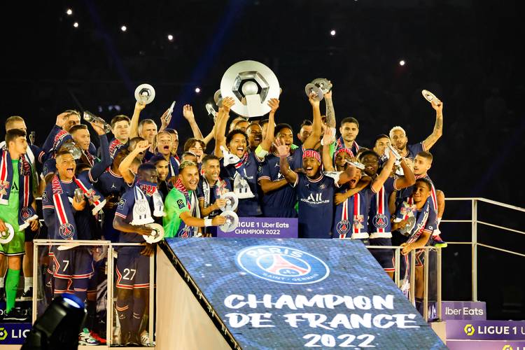 韩足晚报（2025.12.12）洪明甫谨慎表态分组形势（韩足晚报（2025.12.12）洪明甫审慎评析分组局势）