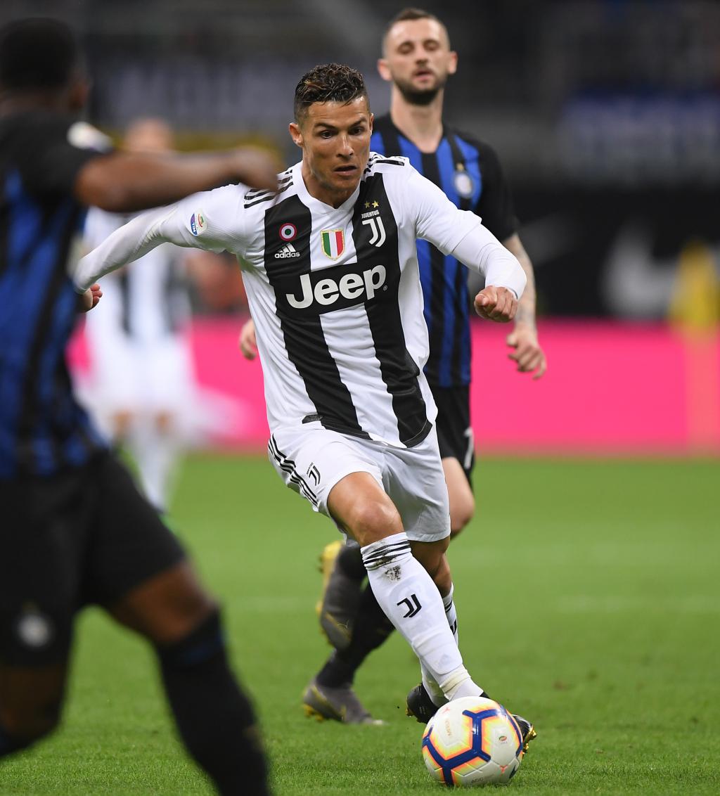 太阳报：利物浦旧将迪乌夫因拒付子女抚养费，正面临入狱风险