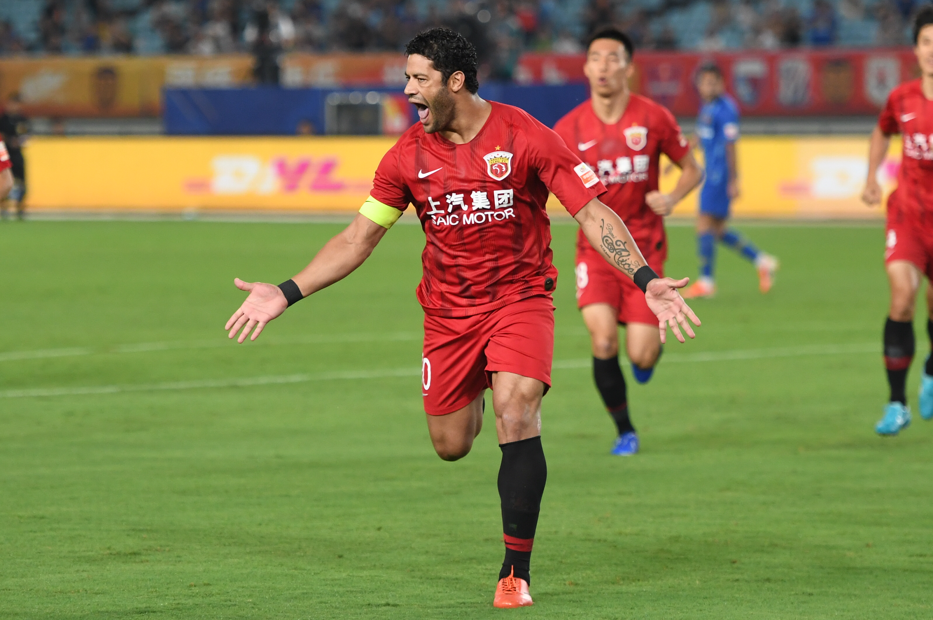 普利希奇：我从小就梦想去欧洲踢球；鲁尼和菲戈都是我的偶像（普利希奇：自幼梦想登陆欧洲赛场；鲁尼、菲戈是我的偶像）