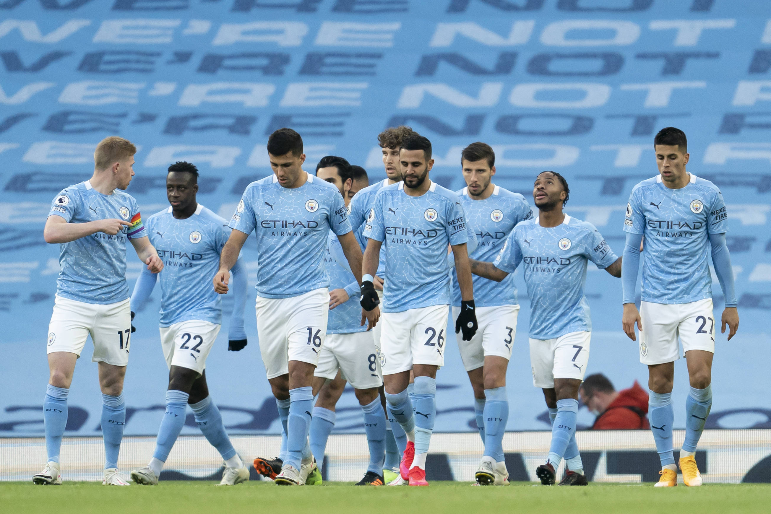 尤文战乌迪内斯大名单：伊尔迪兹领衔，弗拉霍维奇、佩林缺阵（尤文战乌迪内斯名单公布：伊尔迪兹领军，弗拉霍维奇与佩林缺席）