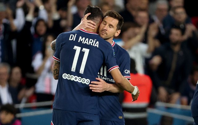 足坛悲喜夜！国米遇争议点球绝杀 拜仁巴萨皆逆转 切尔西又翻车（足坛冰火夜！国米遭争议点球压哨绝杀，拜仁巴萨双双逆转，切尔西再度翻车）