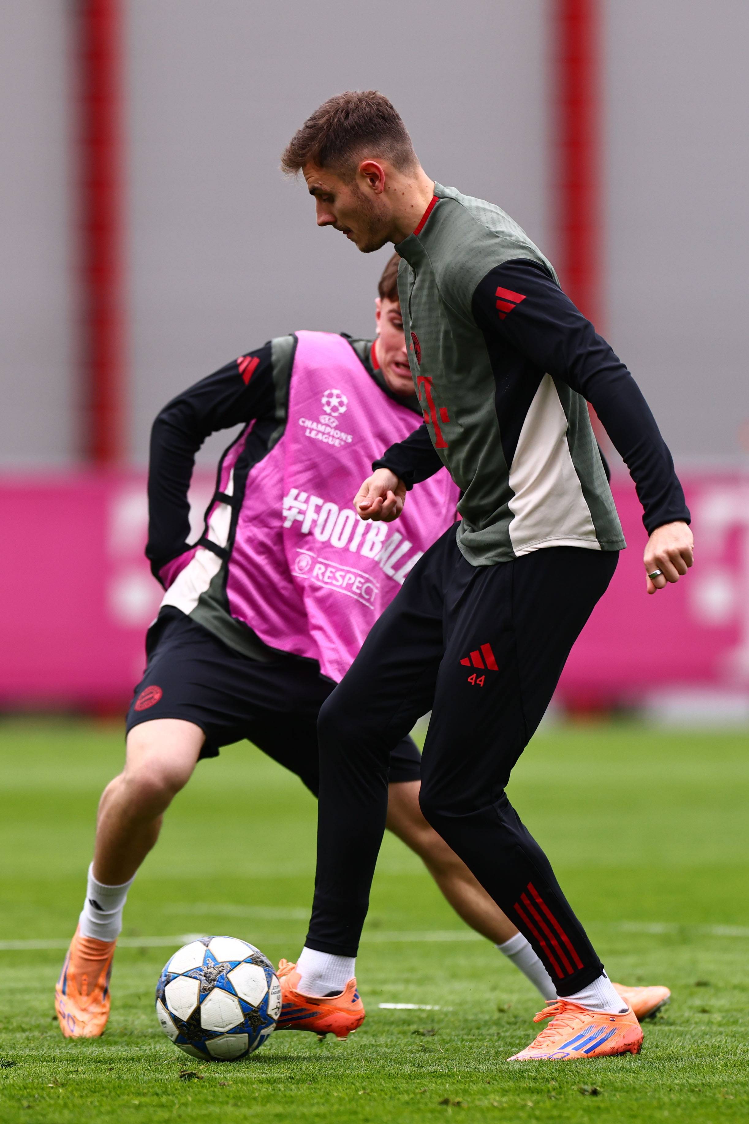 英媒：桑德兰无意冬窗出售扎卡，更不愿意以2000万欧出售（英媒：桑德兰冬窗留住扎卡，2000万欧也不卖）