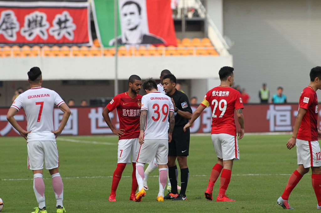 德凯特拉雷：切尔西实力很强，我们必须发挥最佳水平才能取胜（德凯特拉雷：对阵强大的切尔西，唯有打出最佳表现才能赢）