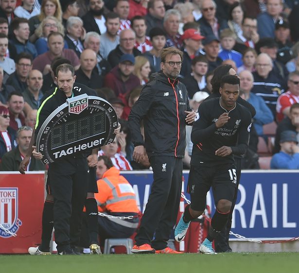 曼城因下半场出场迟到累计已被罚300万，瓜帅讽欧足联双标（曼城因下半场回场迟到累积被罚300万，瓜帅指责欧足联双重标准）