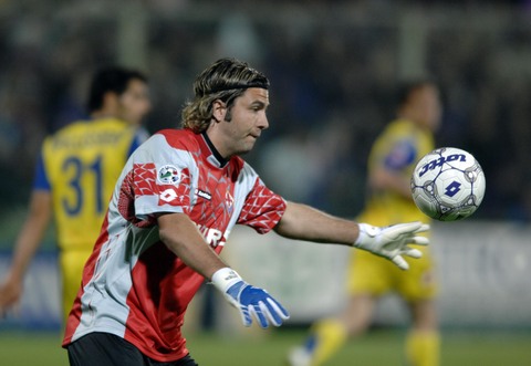 F1阿布扎比排位战报：维斯塔潘强势夺杆，诺里斯第2，皮亚斯特里第3（F1阿布扎比排位赛：维斯塔潘夺杆位，诺里斯第二，皮亚斯特里第三）