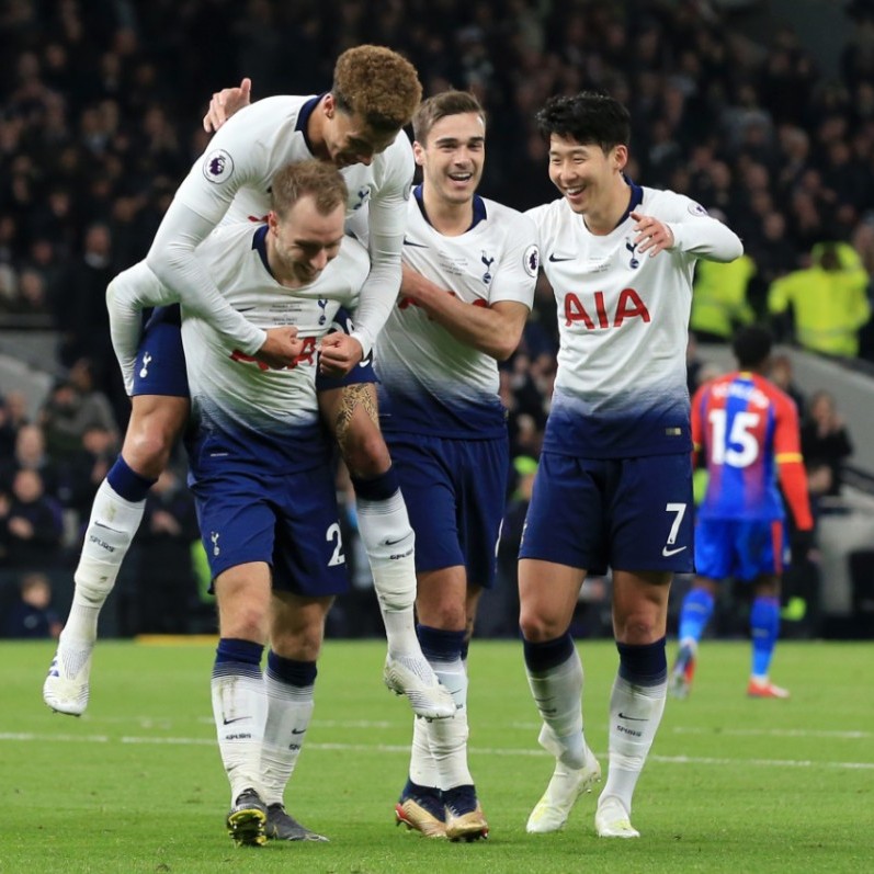 记者：莱万腿筋不适缺席训练，将无缘本轮国王杯比赛（记者：因腿筋不适缺席训练，莱万无缘本轮国王杯）